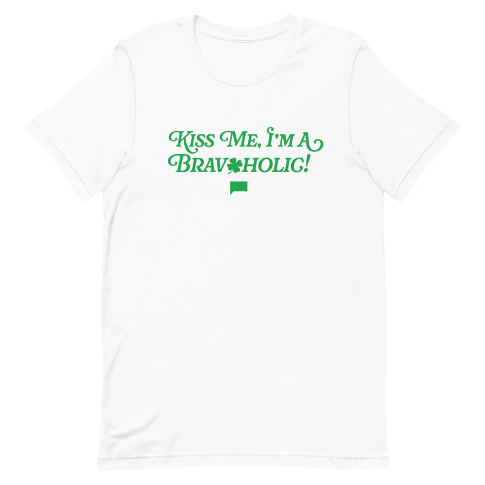 Bravo Kiss Me, I'm a Bravoholic! T-Shirt - Image 3