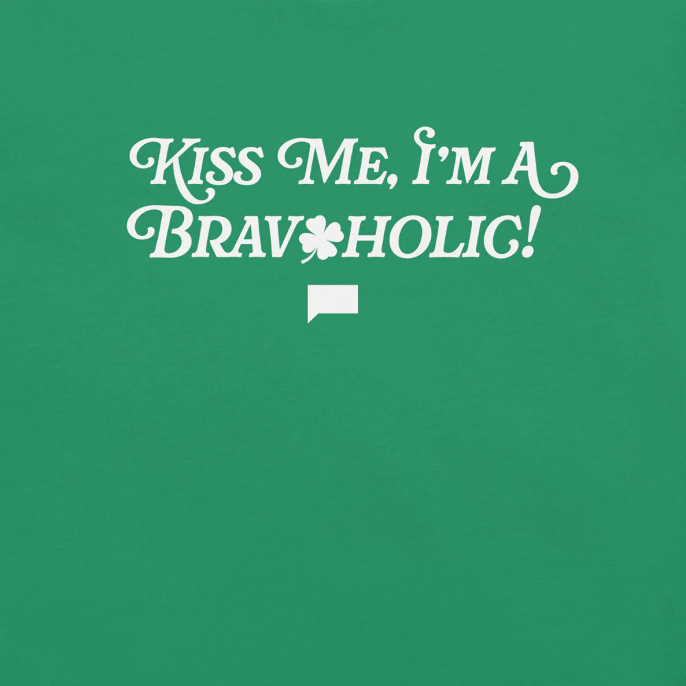 Bravo Kiss Me, I'm a Bravoholic! T-Shirt - Image 4