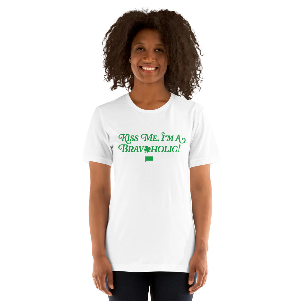 Bravo Kiss Me, I'm a Bravoholic! T-Shirt - Image 9