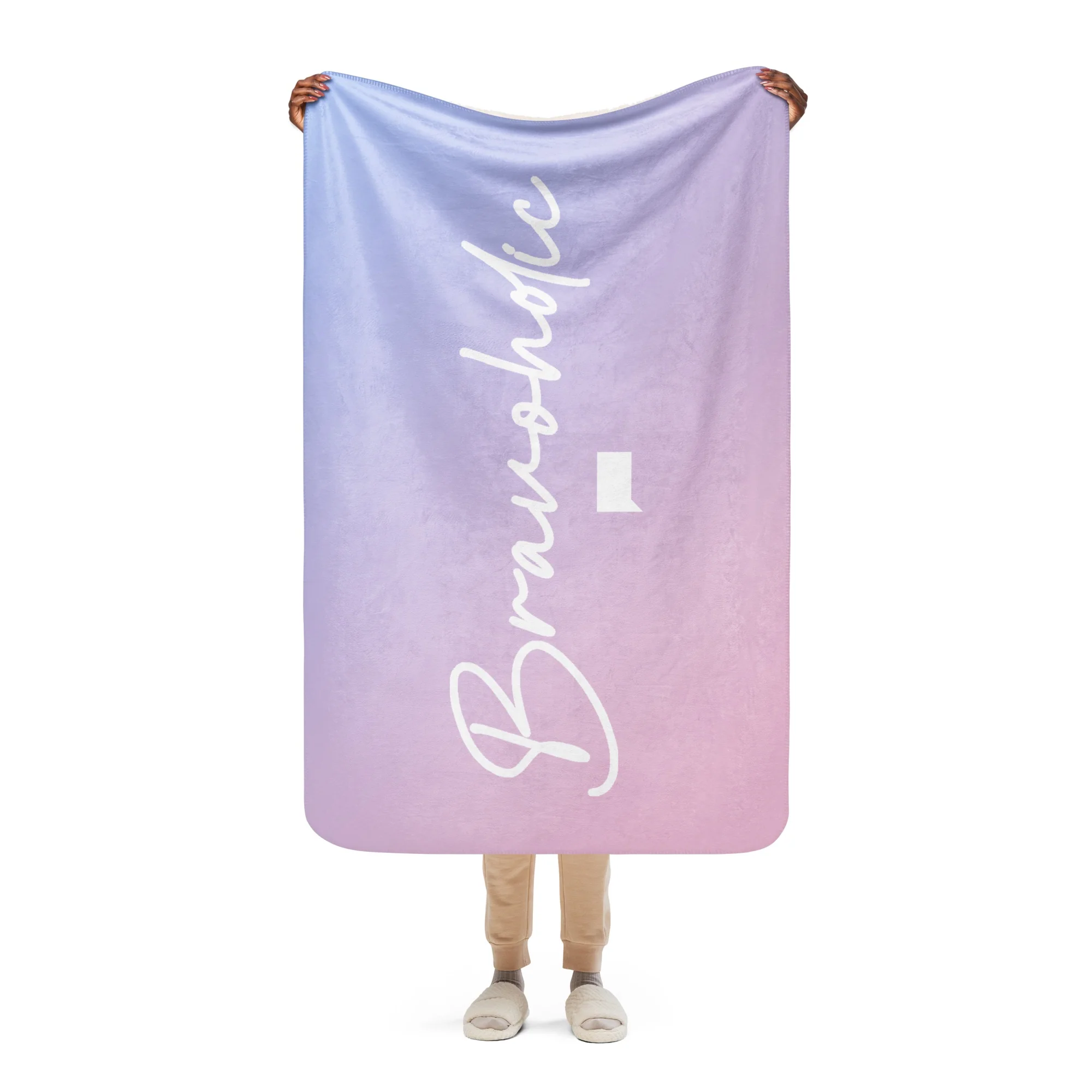Bravoholic Script Sherpa Blanket - Image 10