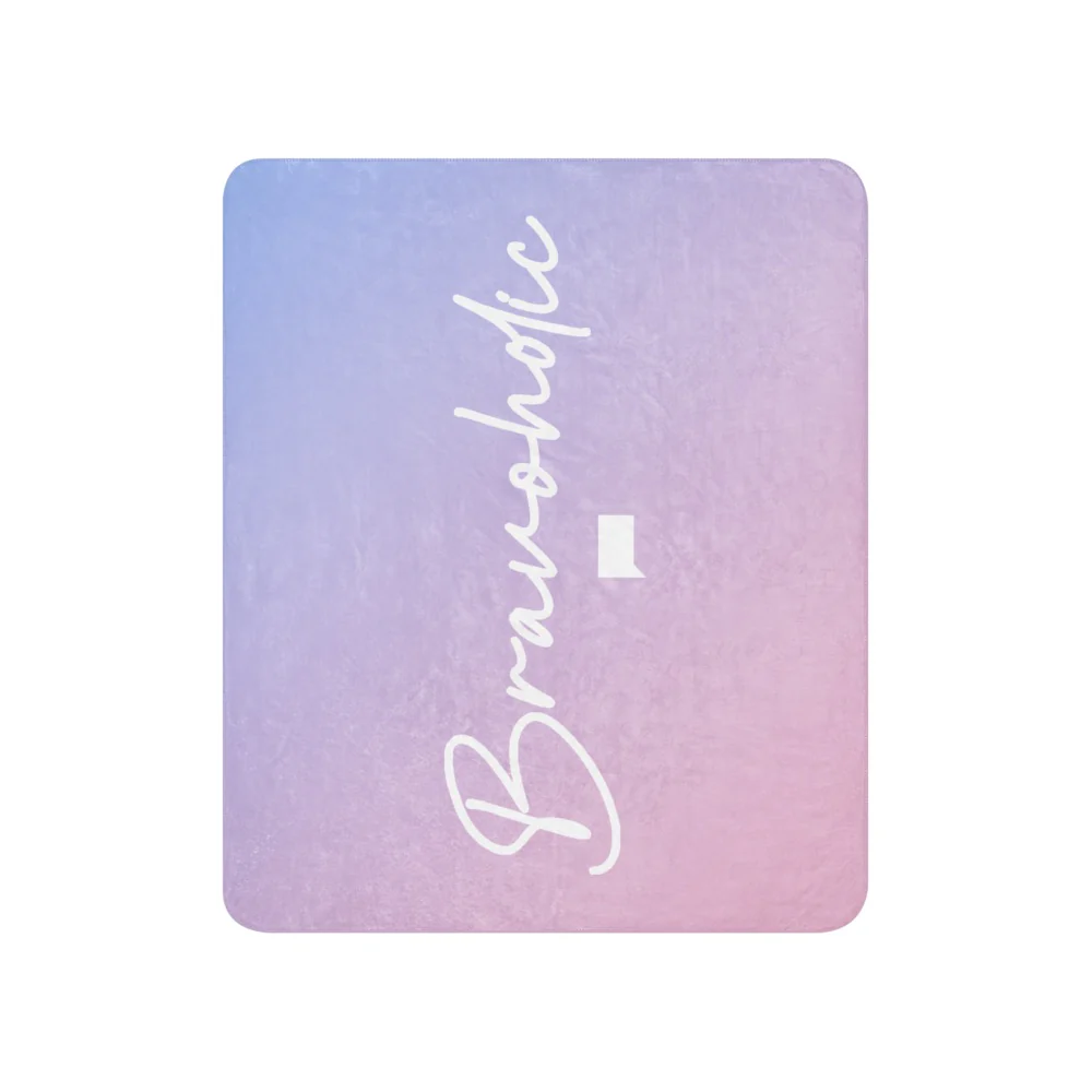 Bravoholic Script Sherpa Blanket - Image 13