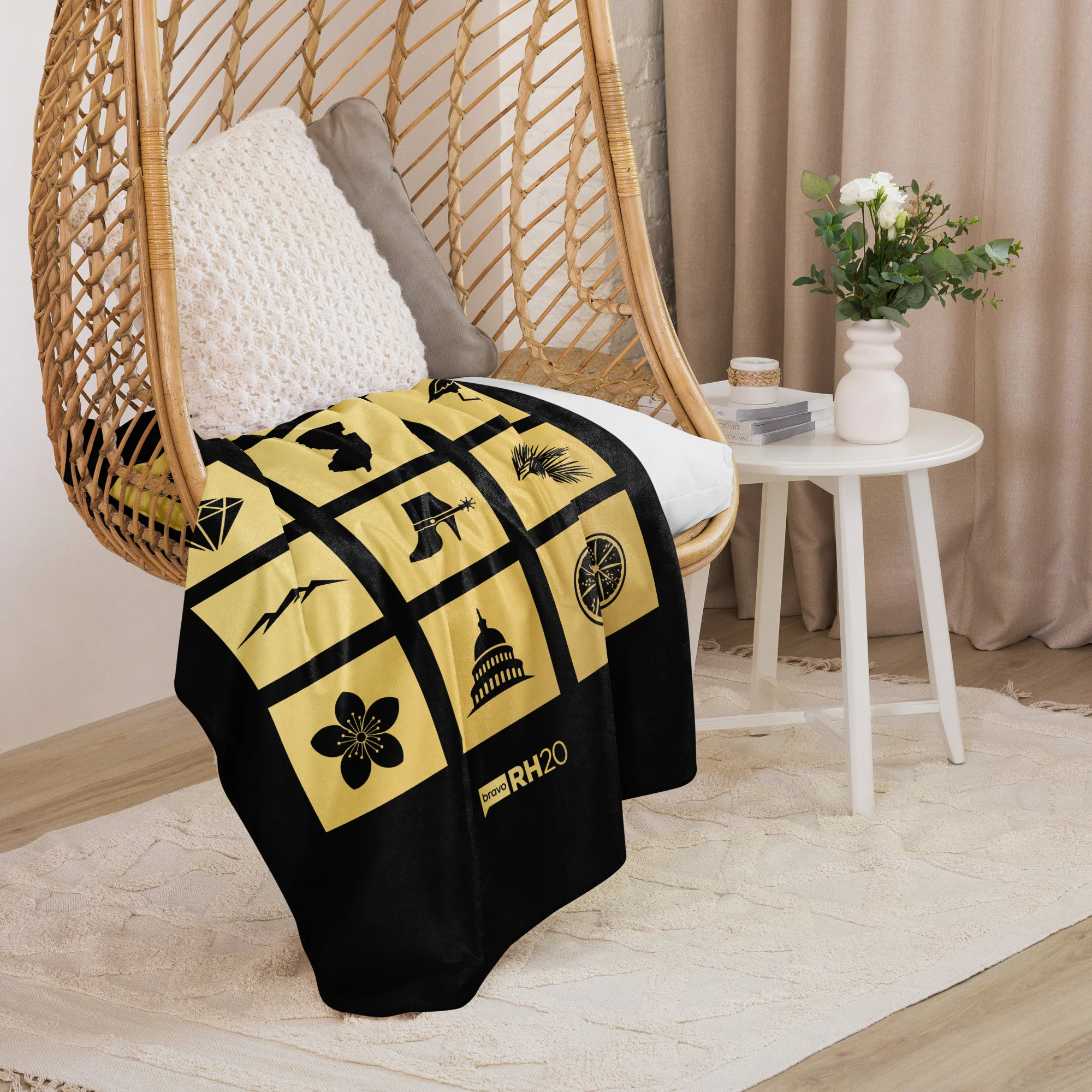 The Real Housewives 20th Anniversary Sherpa Blanket I’ve Seen It All Icons - Image 8